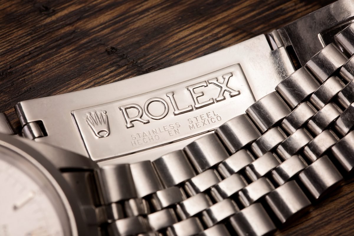 An inside view of the Rolex 6238’s stainless steel jubilee bracelet replica